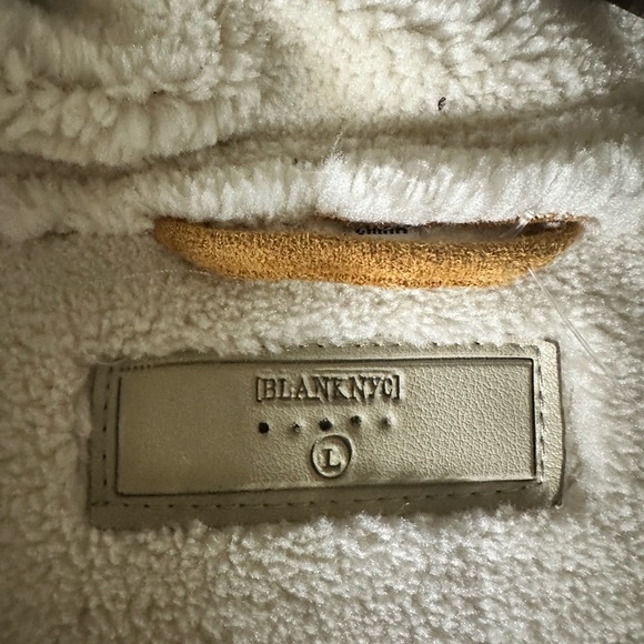 BLANK NYC Revolve Faux Fur Sherpa Cap Sleeve Vest Size L NWOT - Picture 5 of 6